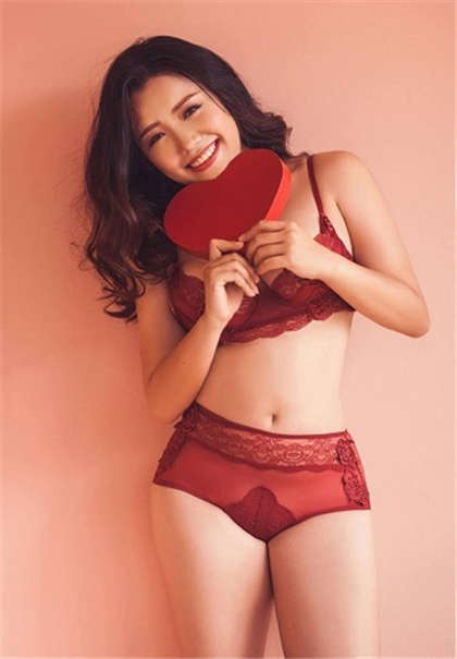 肉黄文校园教室吃奶-往下体塞东西虐阴_爱咖学院