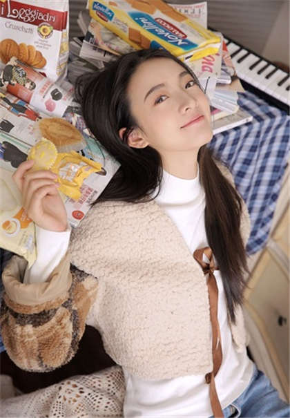 在教室爱爱-那个痛哭老伯含了奶_爱咖学院