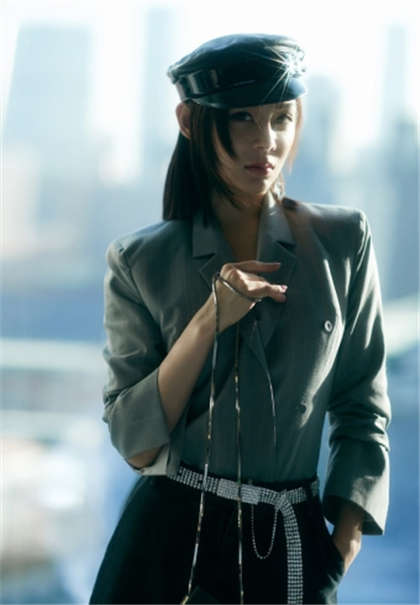 一看就湿的越细越好黄文章-一个上面一个下面舔_爱咖学院