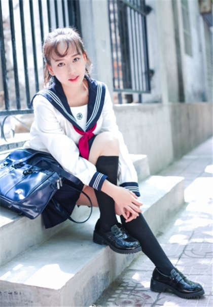 淫荡艳妇-啊好爽老师你水好多_爱咖学院