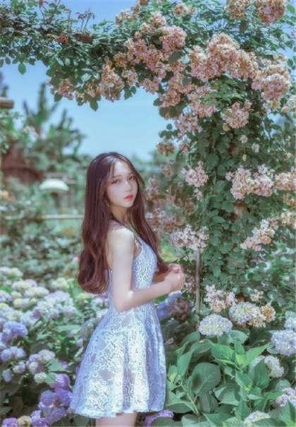 在学校被老师摸湿了的文章-美艳人妇合集_爱咖学院