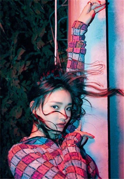 清纯校花被强小黄文-他拿起一颗荔枝塞了进去_爱咖学院