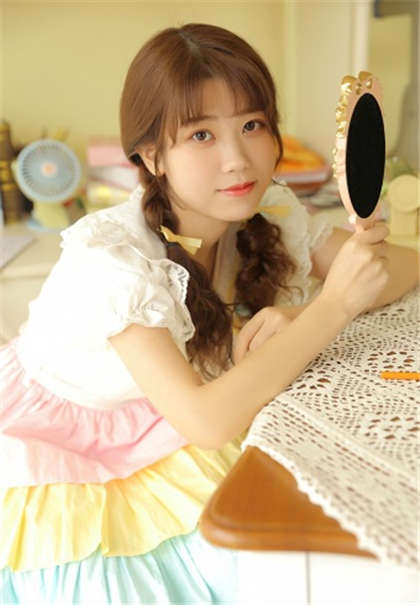 楚楚可人h-我和女秘书的暧昧往事_爱咖学院