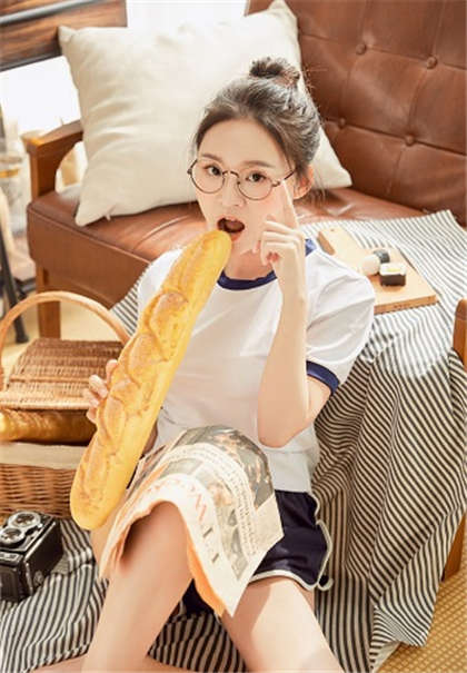 色老头和浪妇-香艳尺度让人脸红_爱咖学院