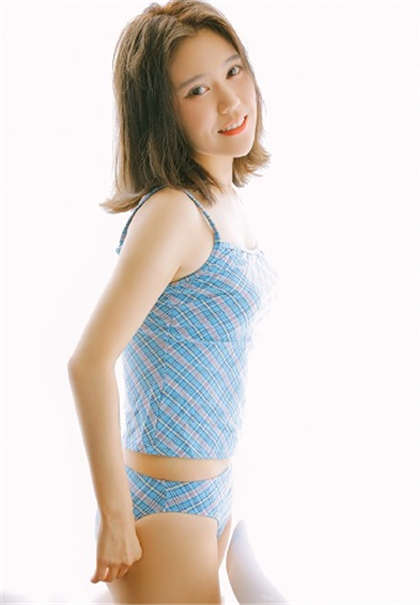 特别的按摩椅惩罚文-女学生和老师H文_爱咖学院