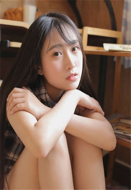 护士压在我身上-你慢一点疼你太大了_爱咖学院