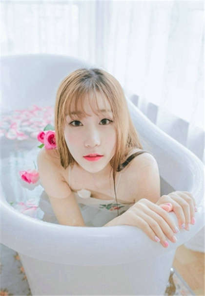 美女的屁股被男子叉叉叉-特别黄的小说看湿的那一种_爱咖学院