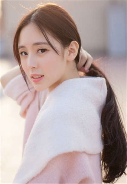 林婉馨的大学生活分节阅读三-你下面好湿啊_爱咖学院