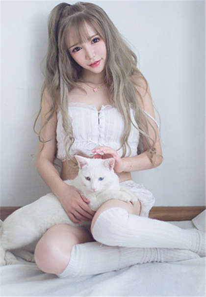 色老头和浪妇-香艳尺度让人脸红_爱咖学院