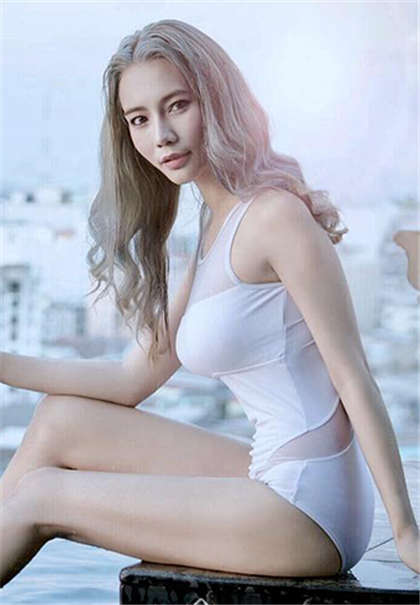 又撩又污的片章-从后面抱着胸顶住_爱咖学院