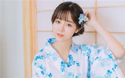 摩托车上的乱欲-女友被老汉灌满_爱咖学院