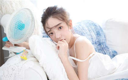 肉写的非常好的好看的小说-对着镜子双腿张开小说_爱咖学院