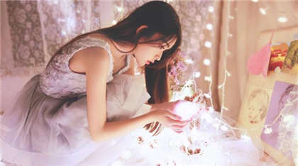 肉肉的片段塞东西-小浪蹄子真会摇_爱咖学院