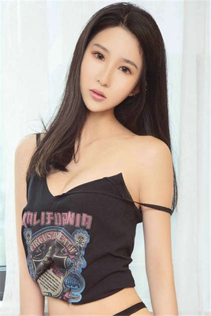 公车淫乱-不要在阳台上慢点_爱咖学院