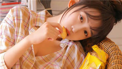 黄色污污的小文章-同桌摸了我的奶男同桌摸了我的奶_爱咖学院