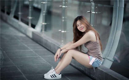 让人湿的黄色短篇小说-用嘴含住_爱咖学院