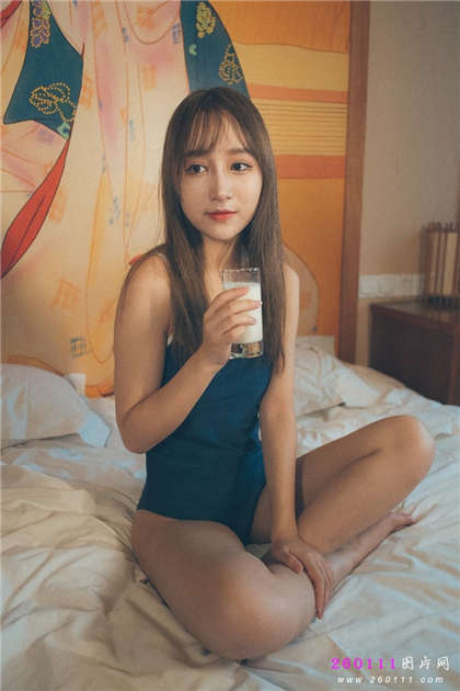 小黄文和老师在办公室-同桌上课要我把腿叉开_爱咖学院