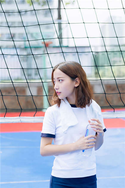 黄色校园小说-办公室里激情_爱咖学院