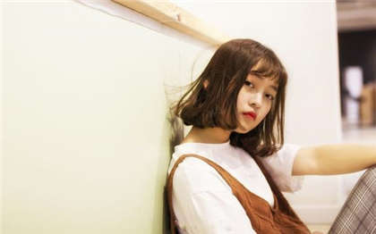 白洁 公交车-花园里长裙挡着做_爱咖学院