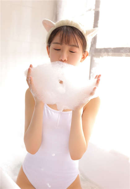 挤公交小黄文-男朋友给我吸出奶水_爱咖学院