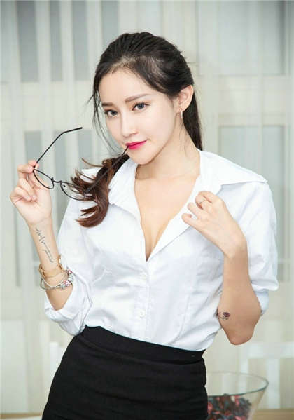 我要操你小说-几个男人一起插我下面_爱咖学院