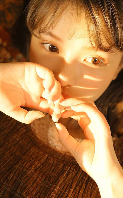 黄文污肉-男朋友按我的头下去_爱咖学院