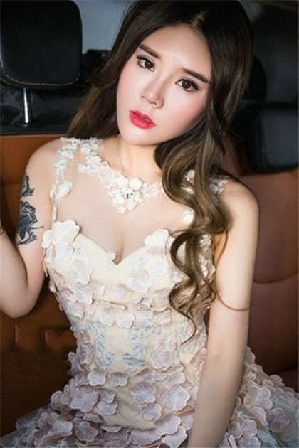 我在公共汽车上被-娇青春之放纵乱_爱咖学院