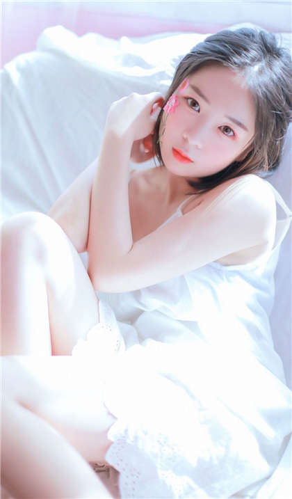 在车上的黄文-绑在桌子被拉开双腿_爱咖学院