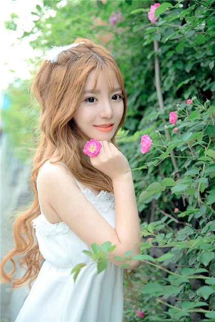 贵妇俱乐小说-姐姐掀开衣服喂我吃奶_爱咖学院