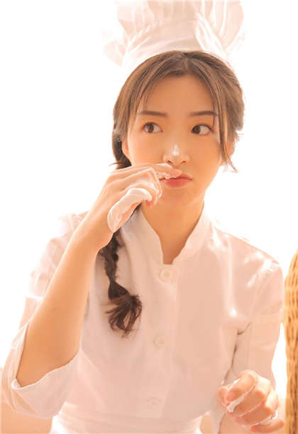 女友小莎小说-胸大被几个男人轮流玩_爱咖学院