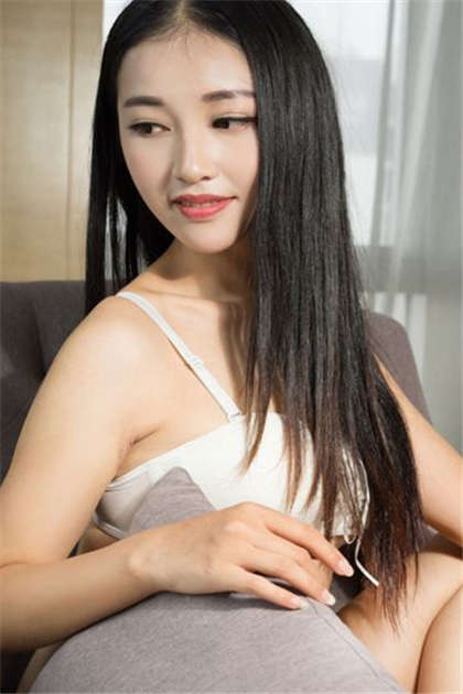 乱伦男女-今天在车上跟同事做了_爱咖学院