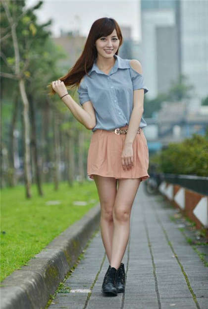 好污的小黄说-我们从浴室里含着一直缠绵到床上_爱咖学院