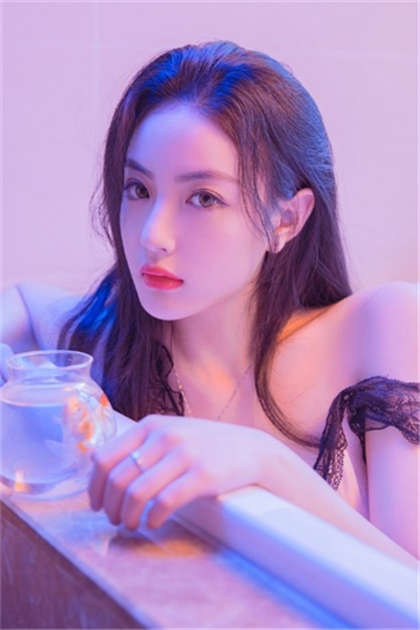 嗯~啊~深啊~小说-〖短篇〗肉太多_爱咖学院