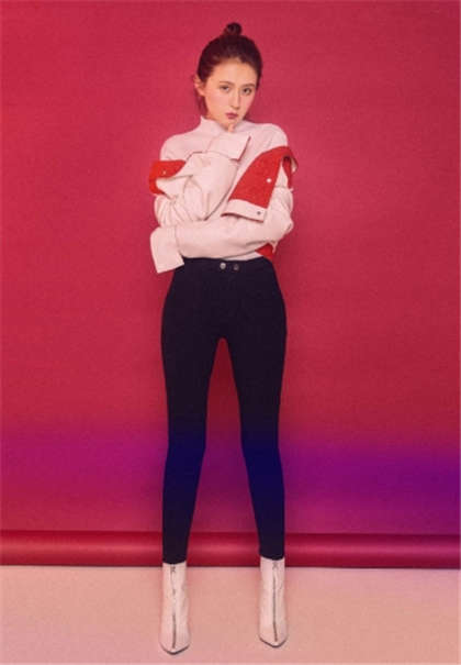 小荡货H文-三个男人一起玩我_爱咖学院