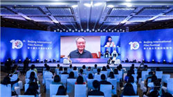 特朗普称他和民主党参议员沃伦一致认为应该取消债务上限