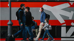 加拿大卡尼政府公布首份预算案 大幅上调财年赤字预期