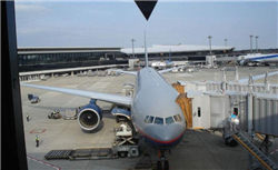 纽约汇市：美元小幅走高 日元回吐日本央行会后涨幅