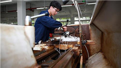 周一国际油价收高 市场关注美国利率走势与乌克兰和平谈判