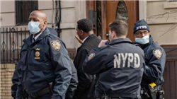 白银一夜大跌20%，年内涨幅完全抹平