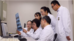 特步国际获贝莱德增持225.5万股 每股作价约5.26港元