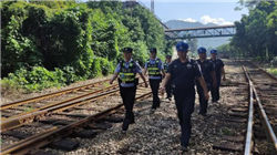 突发！以色列空袭伊朗，黄金原油价格飙升，后市如何演变？专家:长期封闭霍尔木兹海峡油价或至150美元