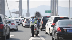 美国持续申领失业救济人数创逾三年最高 或预示5月失业率上升