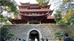 沃尔玛周四尾盘下跌2.6%