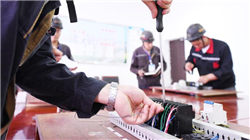 11月25日热门中概股普涨 阿里巴巴涨5.10%，小马智行涨12.51%